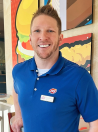 DQ employee at work