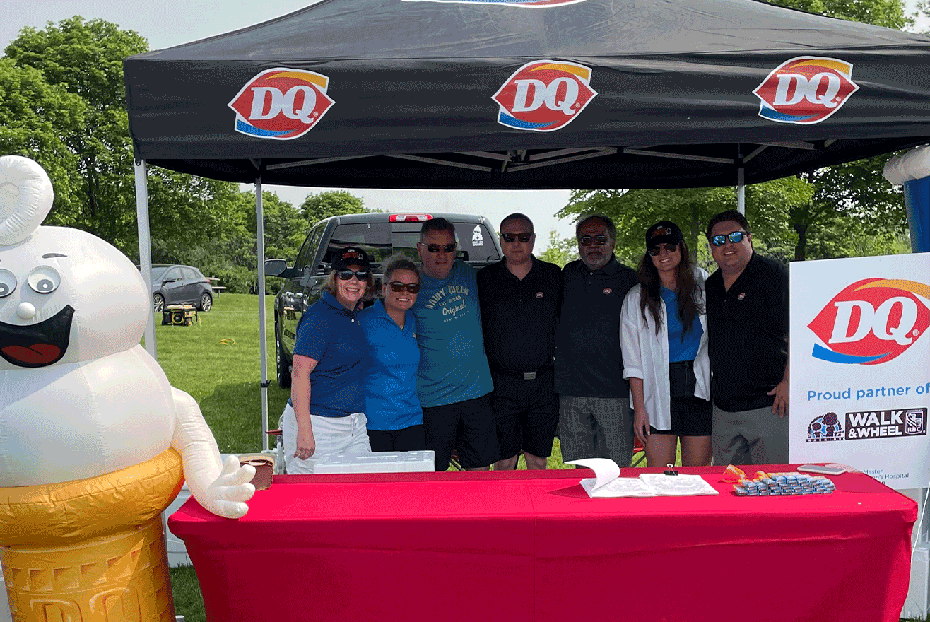 DQ Employees volunteering at Second Harvest Heartland